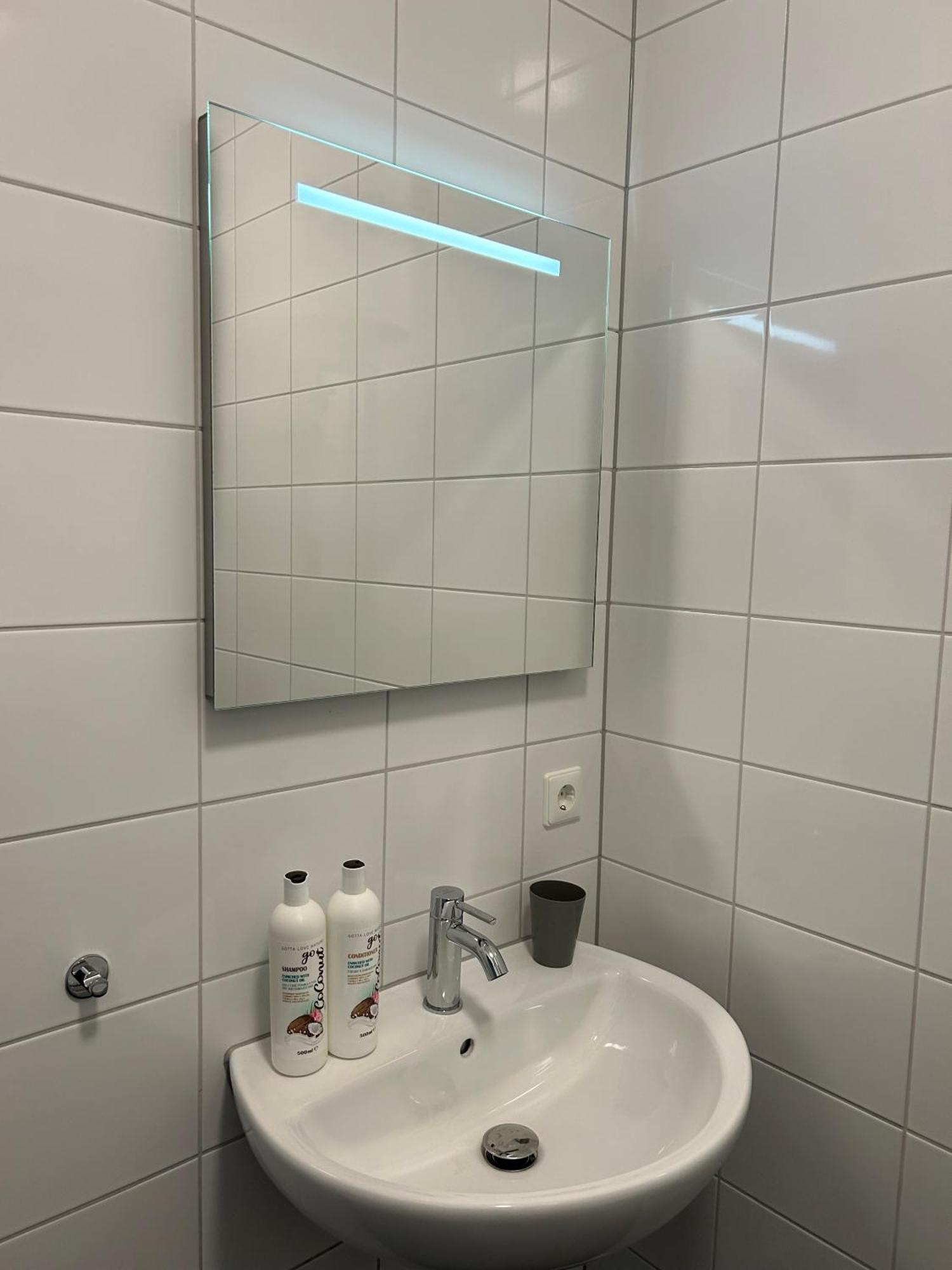 Hotel Неєвен Екстер'єр фото